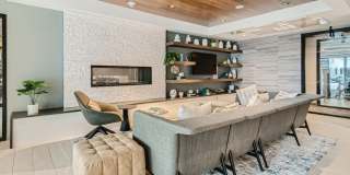 Aspire Gallery 18