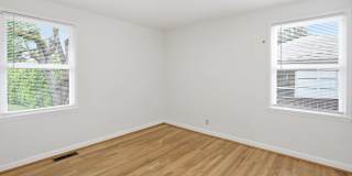 323 Northeast 158th Street Gallery 15