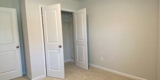 Room in 4 Bedroom Home at Statesville Ave Gallery 31