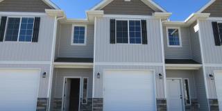Move-In Discount - 3 bedroom, 2.5 bath - Heart of Cedar City! Gallery 1