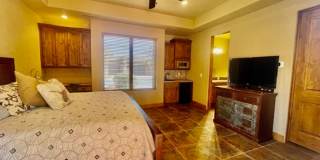 Beautiful Home in an Exclusive Gated Community Gallery 18