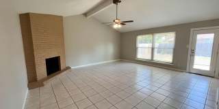 North Austin Home - Great Area and Ready NOW! Gallery 4