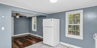 Charming 2 Bedroom Home, close to USC & located on a Large Lot! Gallery 13