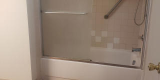 Spacious Townhouse with Two Car Garage! Spacious Townhouse with Two Car Garage! Gallery 23