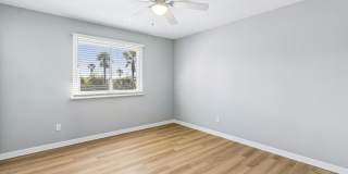 Adorable Beach Townhouse Close to Downtown Gallery 15