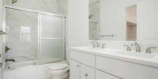 Spacious 2 Bed 2.5 Bath in the heart of Baker! Gallery 16