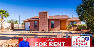 Charming Cul De Sac Home with Fireplace, Central A/C & Garage! Gallery 1