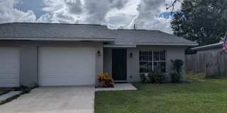 2 Bedroom/2 Bath 1 Car Garage 1/2 Duplex Gallery 1
