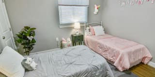 Verona at District Gallery 27