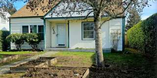 Mullen St. 3 bed/1bath North End with loft Mullen St. 3 bed/1bath North End with loft Gallery 1