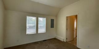 Vintage 3BR House Close to Campus! Gallery 23