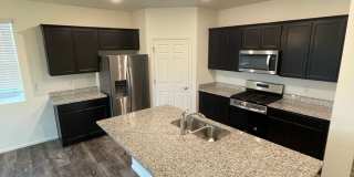 3 Bed 2 Bath House in Windsor! Gallery 6