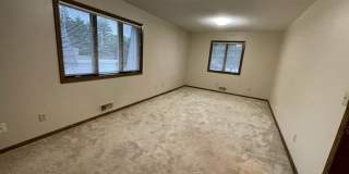 408 Holly Ln Gallery 25