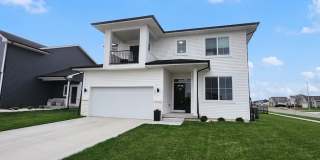 603 Northeast Pearl Drive Gallery 1
