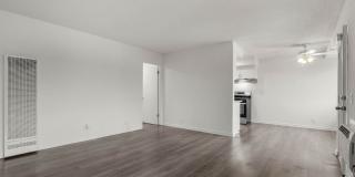 Sunset Square Gallery 19