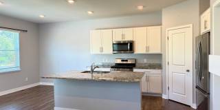 Comfort & Space Await in This Stunning 4BR Dayton Home Gallery 8