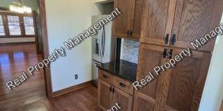 Charming Three Bedroom Ranch Gallery 6