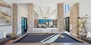 The NinetyNine Gallery 29