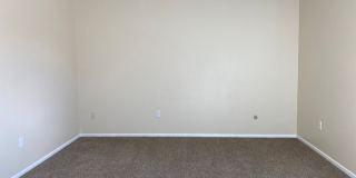 Sprawling Four Bedroom Home Gallery 17