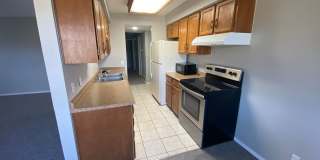 Large 2 bed 1 bath Top Floor Condo Gallery 9