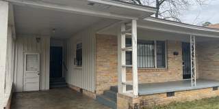 1914 S Van Buren St., Little Rock AR 72204 - Well kept 3br 1.5ba w/fenced yard near UALR Gallery 3