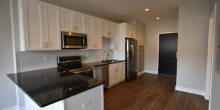 3833 N Broadway Gallery 123