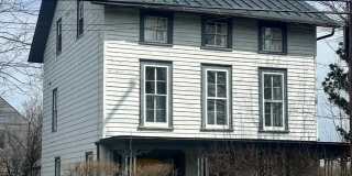 744 Main Street unit: 2 Gallery 1