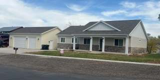 Gorgeous 6-bedroom, 4-bathroom with a large garage Salem Gallery 37