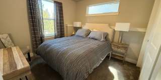 Beautiful 3 Bed/2.5 Bath Home in SE Bend - Ruby Peak Lane Gallery 20