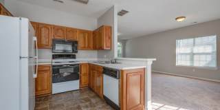 1st Floor Primary Bedroom - Kiln Creek Gallery 9
