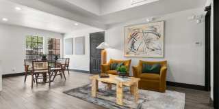 The Hudson Gallery 14