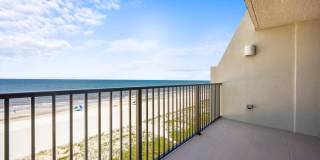 2100 OCEAN Drive Gallery 54