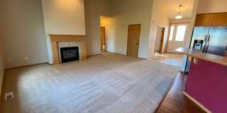 Large 3 Bed Home with Office, Fenced Yard, and Lawn Service! Gallery 11