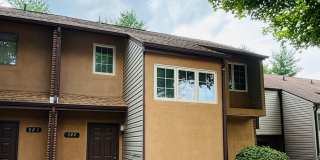 3 Bedroom 2.5 Bath Townhouse- Gallery 1