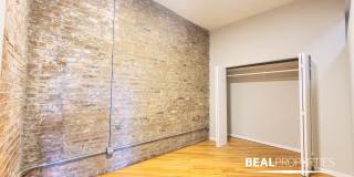 2320 N Damen Ave Gallery 8