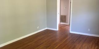 A quaint three bedroom one bath single family house in Lakewood Manor Subdivision Gallery 3