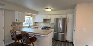 Short walk to the Beach / Available Now / Pets Welcome Gallery 4