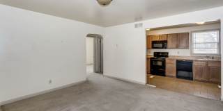 Charming 2 Bedroom with Attached Garage! Gallery 1