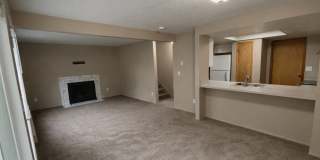 2 Week Special - 3BR Home w/ Garage, Yard & Fireplace Gallery 7