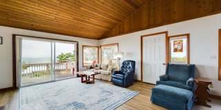 1033 Northwest Inlet Avenue Gallery 1