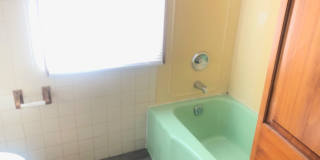 Neat 3 BR house in south Bloomington. Hardwood floors Gallery 10