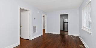 Cozy 2 Bedroom Duplex Close to NoDa! Gallery 5