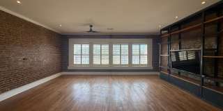 Completely Renovated Downtown Memphis Loft with Rooftop Skyline Views. Gallery 6