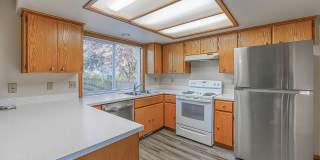 Quiet area near 162nd, Southern exposure, A/C, FP-4BR Gallery 8