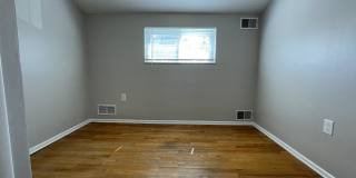 304 Oneida Street Gallery 10