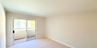 Fantastic Spacious 2 bed 2 bath condo in prime Sherman Oaks - Studio City with Pool and Gym! Gallery 16