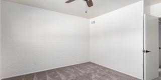 4848 N Woodmere Fairway Gallery 17