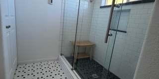 Large 3 Bedroom, 3 Bathroom Home with Solar Gallery 26