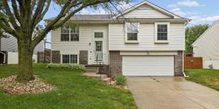 3 Bedroom home with massive deck! Gallery 1