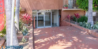 915 N Wilton Pl Gallery 26